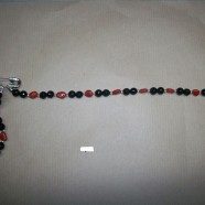 Bracciale in agata nera e sassolino corallo