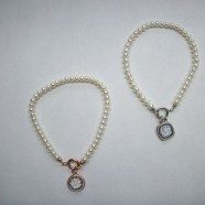 Bracciale perle con pendente cammeo