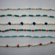 Bracciali con corallo, madreperla, agata,lapis assortiti