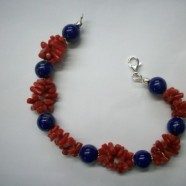 Bracciale con corallo e sfere lapis