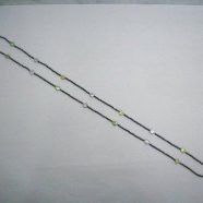 Filo lungo agata nera con perle a forma di fiori
